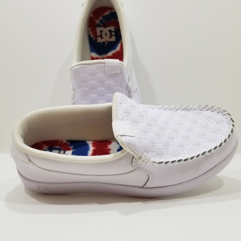 White Villian DC Shoes. Size 9. Excellent Conditio